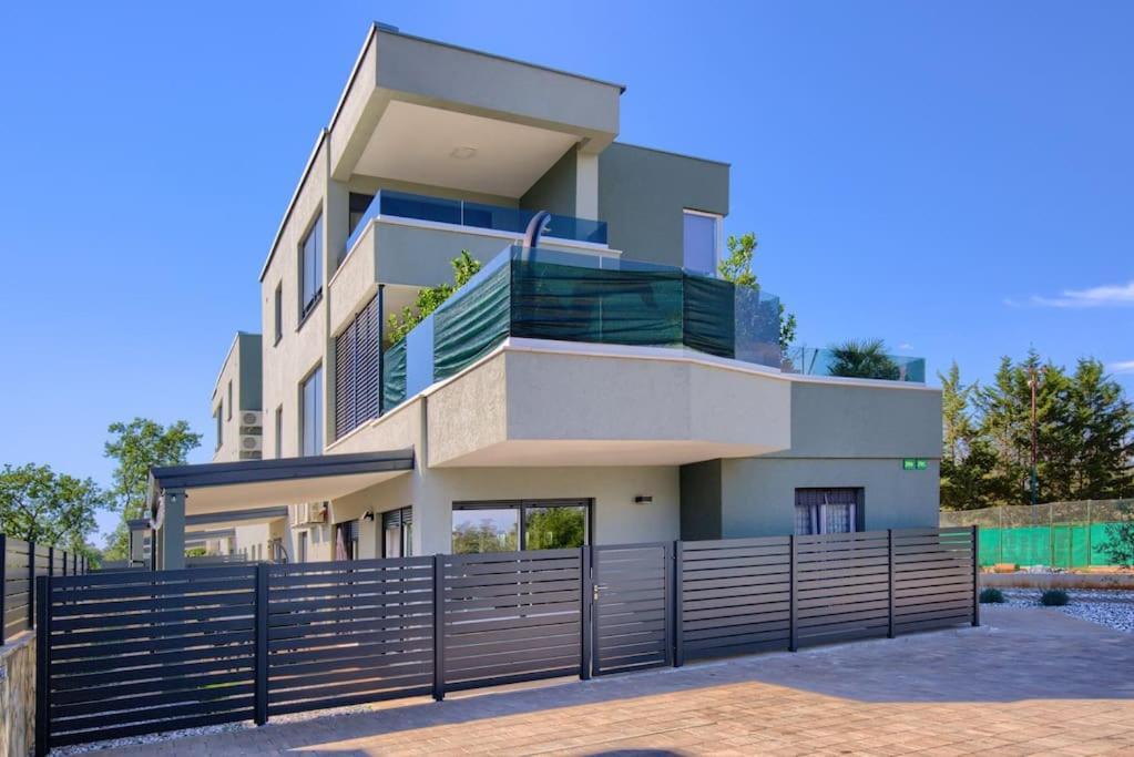 Apartment Sunrise Fuer 6 Personen In Pula-Stinjan Dış mekan fotoğraf