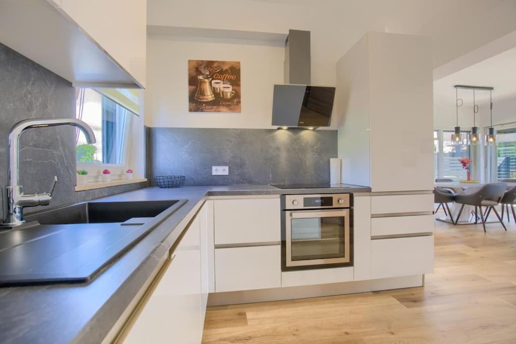 Apartment Sunrise Fuer 6 Personen In Pula-Stinjan Dış mekan fotoğraf