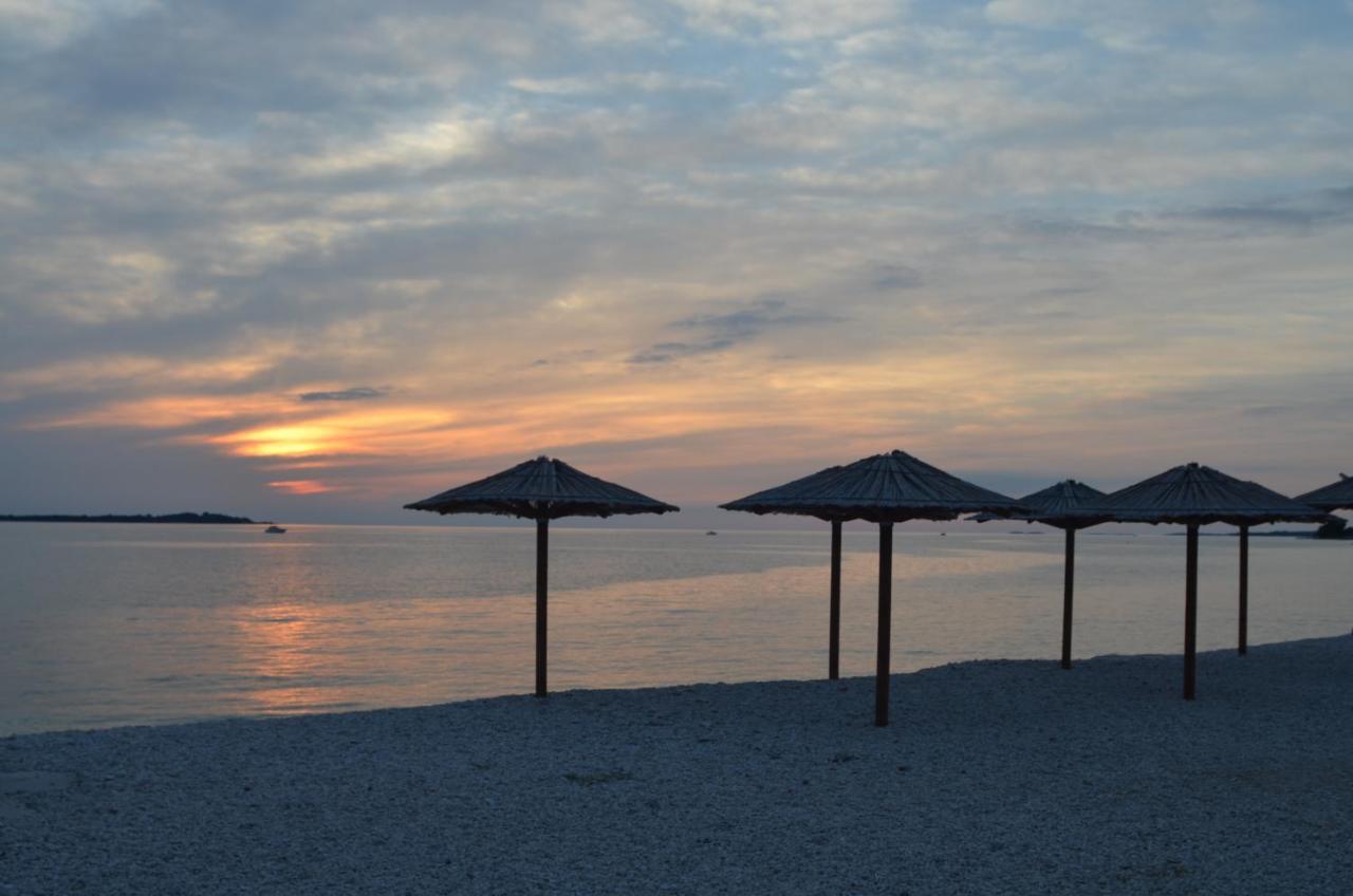 Apartment Sunrise Fuer 6 Personen In Pula-Stinjan Dış mekan fotoğraf